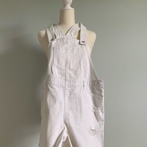 ~ White overalls!!